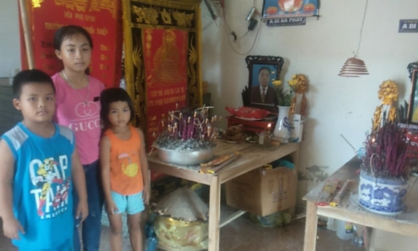 Hà Tĩnh: Chồng mất do tai nạn giao thông, vợ nghèo oằn mình nuôi con nhỏ 