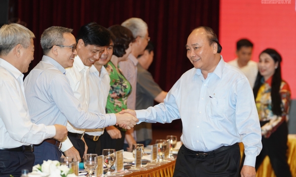 Thủ tướng Nguyễn Xuân Phúc dự phiên họp Tổ Biên tập Tiểu Ban Kinh tế - Xã hội Đại hội XIII của Đảng