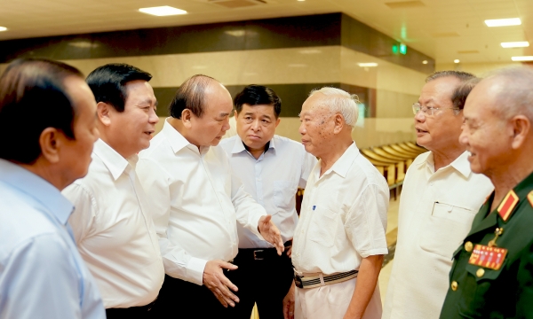 Thủ tướng Nguyễn Xuân Phúc chủ trì Hội nghị xin ý kiến nguyên lãnh đạo về phương hướng chiến lược phát triển kinh tế xã hội 