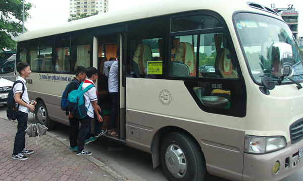 Đà Nẵng siết quản lý xe ô tô đưa đón học sinh
