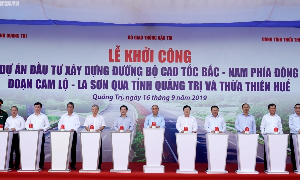 Thủ tướng Nguyễn Xuân Phúc dự khởi công Dự án thành phần đầu tiên của tuyến cao tốc Bắc – Nam 