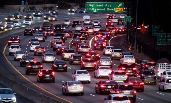 Tổng thống Trump tước quyền ra tiêu chuẩn khí thải xe hơi của California
