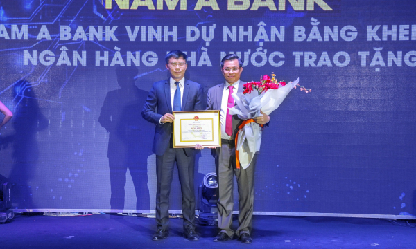 Nam A Bank nhận bằng khen của Thống đốc Ngân hàng Nhà nước 