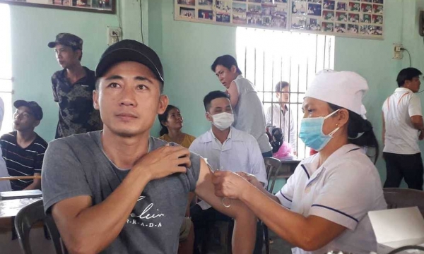 Quảng Nam tiêm vaccine phòng chống bệnh bạch hầu cho 14.000 người