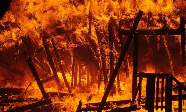 Mỹ: Cháy rừng nghiêm trọng lan rộng gần khắp California