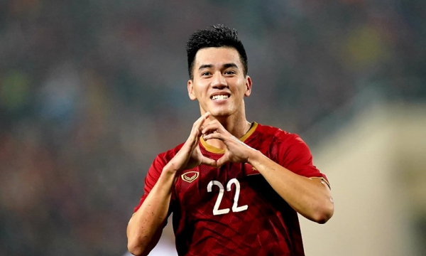 Tiến Linh ghi siêu phẩm vào lưới UAE, Việt Nam đứng đầu bảng G vòng loại WC 2022 