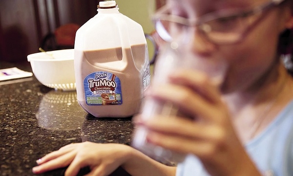 Người tiêu dùng quay lưng, ngành công nghiệp sữa của Mỹ lao đao