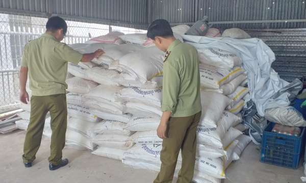 Tạm giữ gần 13 tấn đường cát nghi nhập lậu tại Tây Ninh