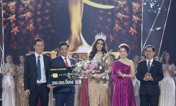 Nam A Bank tặng quà  trị giá 300 triệu đồng cho Hoa hậu Hoàn vũ Nguyễn Trần Khánh Vân