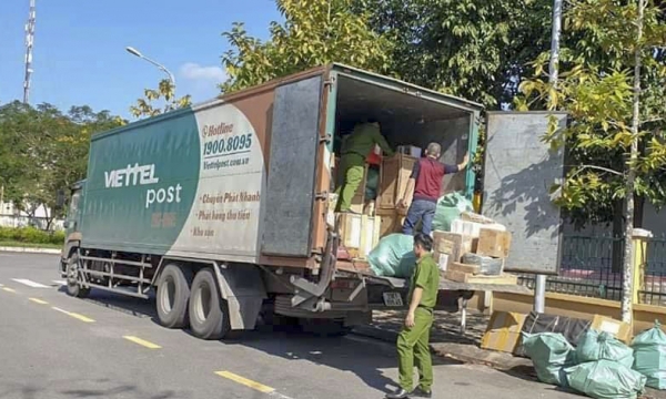 Đà Nẵng: Tạm giữ 2 xe bưu phẩm của Viettel Post vì nghi chở hàng lậu