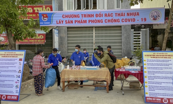 Người dân Quảng Nam đổi rác thải lấy nước rửa tay, xà phòng chống dịch Covid-19