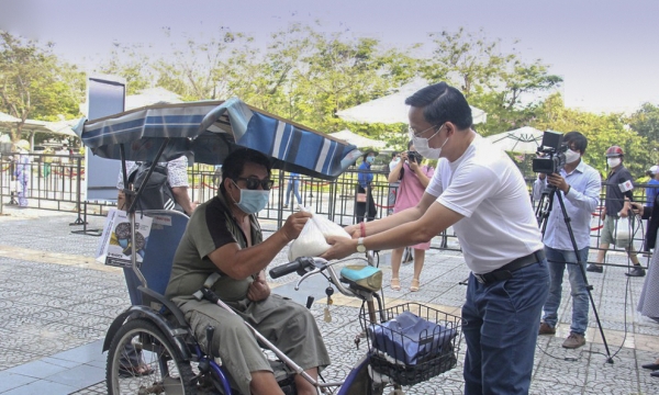 Đà Nẵng: Khởi động 'ATM gạo' phục vụ miễn phí cho người dân khó khăn