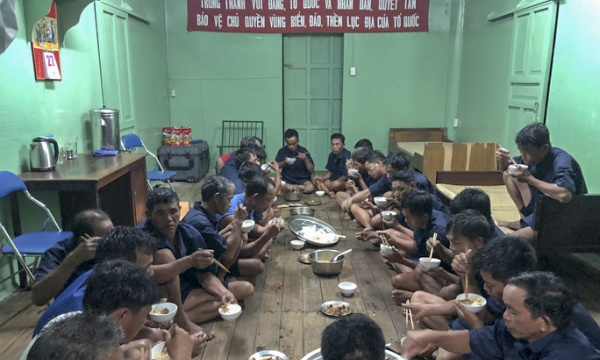 Quảng Nam: 30 ngư dân gặp nạn trên biển được cứu sống