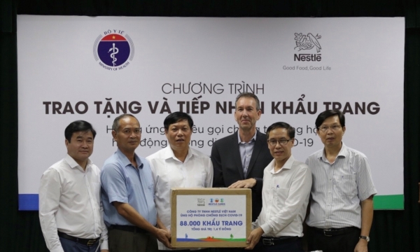 Nestlé Việt Nam ủng hộ khẩu trang cho Bộ Y tế trong hoạt động chống dịch Covid-19