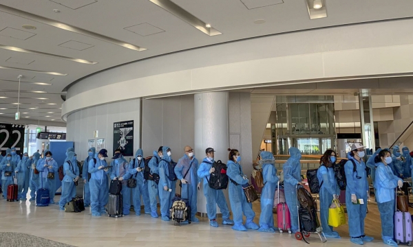 Hơn 340 công dân Việt Nam từ Nhật Bản hạ cánh an toàn tại sân bay quốc tế Đà Nẵng