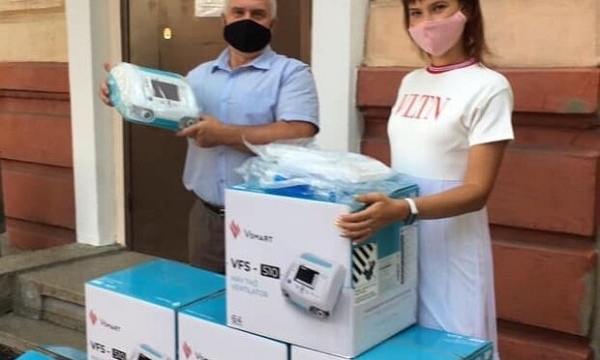 Ukraina đồng loạt trang bị máy thở của Vingroup cho các bệnh viện và xe cứu thương