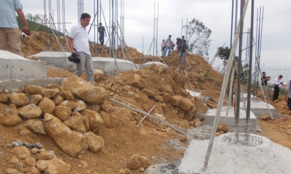 Tháo dỡ công trình không đảm bảo thủ tục xây dựng tại Khu du lịch sinh thái biển Tiên Sa