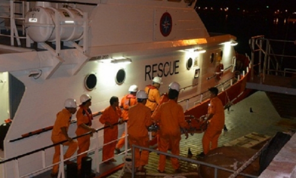 Cứu ngư dân trên tàu QNa 91991 TS