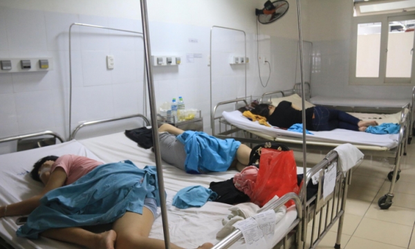 Đà Nẵng: 17 người nhập viện nghi ngộ độc do ăn cơm gà