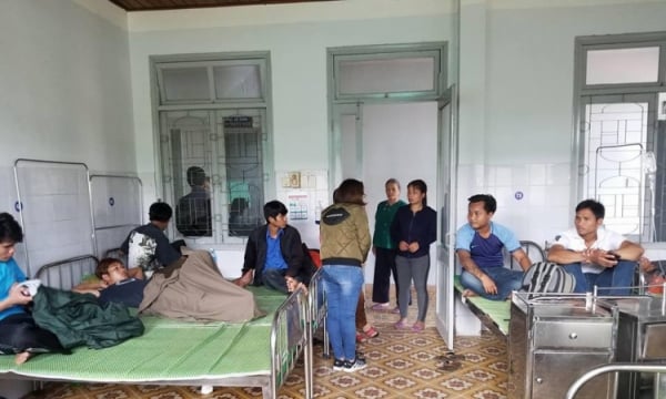 Quảng Nam: Cả làng nhập viện sau nhiều ca ngộ độc chết người nghi do rượu