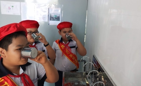 Trao 152 máy lọc nước cho các trường ở Núi Thành, Quảng Nam