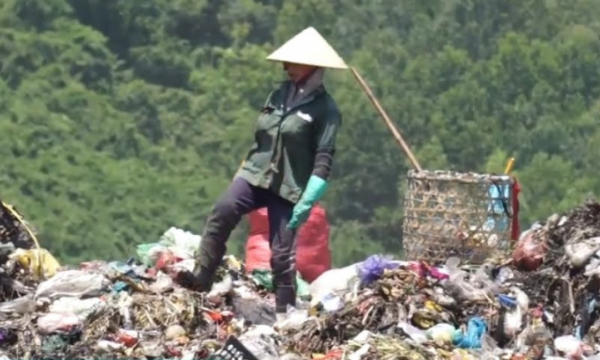 Đà Nẵng: Xe rác đã vào được bãi rác Khánh Sơn