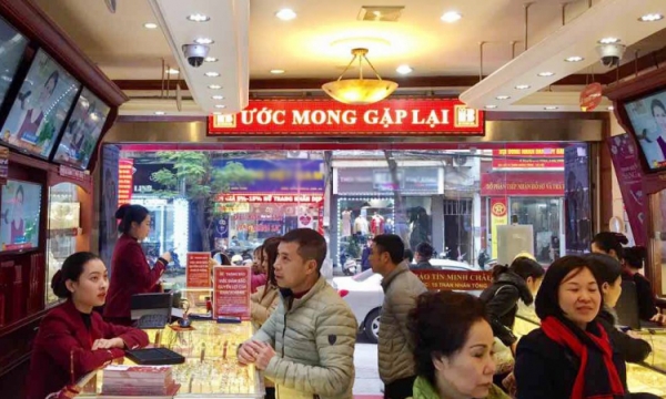 Giá vàng tăng gần 6 triệu: Người Việt vẫn thờ ơ hơn thế giới