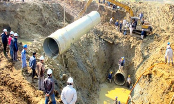 Viwasupco: Chưa khắc phục sự cố nhiễm dầu thải, đường ống Sông Đà lại vỡ