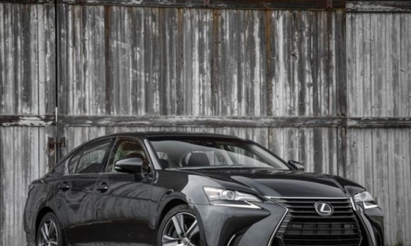 Thảm cảnh Lexus: Vừa giảm doanh số vừa bị triệu hồi