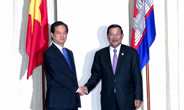 Thủ tướng Nguyễn Tấn Dũng hội kiến Thủ tướng Campuchia