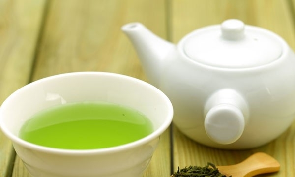 Uống trà xanh sai cách ẩn chứa tác hại khôn lường