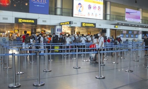 Cục Hàng không yêu cầu các hãng bay dừng mở bán vé vượt quá slot được cấp