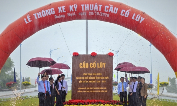 Cây cầu lớn nhất tỉnh Quảng Ngãi được thông xe