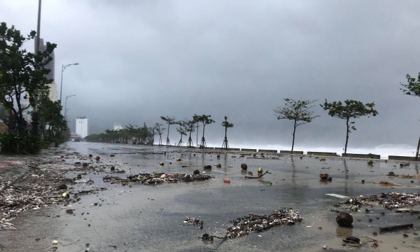 Những hình ảnh mới nhất về bão số 9 tại Đà Nẵng