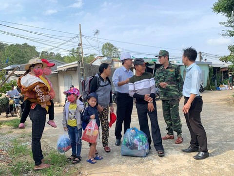 Ứng phó bão số 10: Quảng Ngãi khẩn trương sơ tán dân