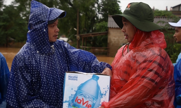 Nestlé ủng hộ 2,8 tỷ đồng cho miền Trung bị ảnh hưởng bởi lũ lụt