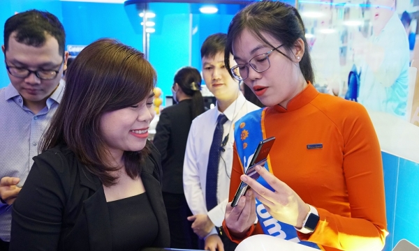 Ngân hàng Việt Nam đầu tiên triển khai công nghệ Tap to phone và NFC