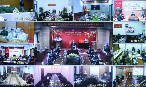 Thủ tướng Nguyễn Xuân Phúc đến thăm hỏi, động viên ngành y tế