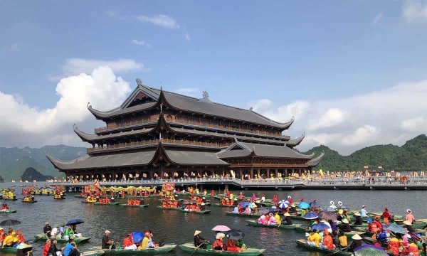 Hà Nam: Tạm đóng cửa chùa Tam Chúc, dừng các lễ hội hoạt động đông người