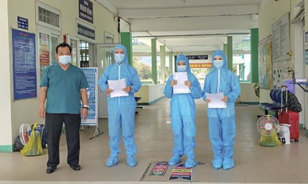 Đà Nẵng: Ba bệnh nhân COVID-19 trong cùng một gia đình được xuất viện