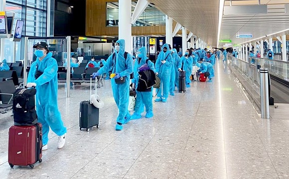 TP.HCM tạm dừng nhập cảnh hành khách tại sân bay Tân Sơn Nhất