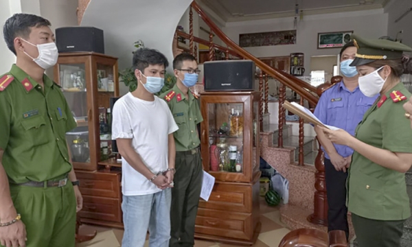 Đà Nẵng tiếp tục khởi tố 4 Giám đốc giúp chuyên gia rởm nhập cảnh trái phép