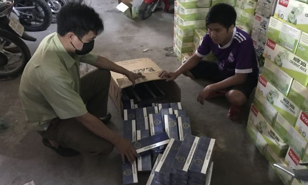 Tạm giữ 462 bao thuốc lá điếu nhập lậu kinh doanh trong tiệm tạp hóa tại Gia Lai