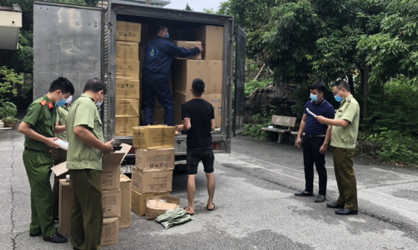 Tạm giữ hàng trăm thùng carton chứa thiết bị máy lọc nước không rõ nguồn gốc xuất xứ tại Tuyên Quang