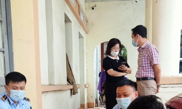 Cục QLTT Lạng Sơn tiêu hủy gần 4.000 điếu thuốc lá điện tử