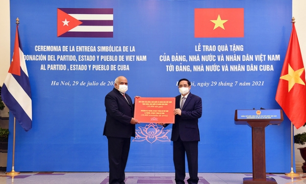 Thủ tướng Phạm Minh Chính tiếp Đại sứ Cuba, thúc đẩy hợp tác vaccine