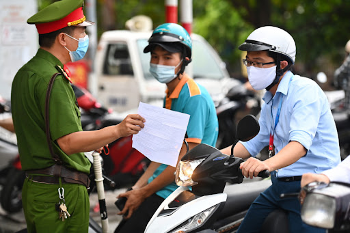 Những nhóm đối tượng dự kiến được cấp giấy đi đường khi Hà Nội phân thành 3 vùng