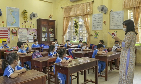 Học sinh Thừa Thiên - Huế đến trường trong điều kiện bình thường mới