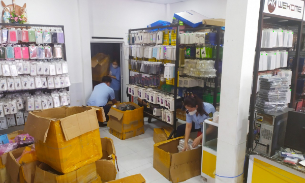 Bình Thuận: Tạm giữ gần 2.000 sản phẩm phụ kiện điện thoại không có hóa đơn chứng từ