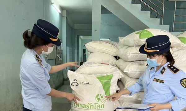 Cục QLTT Phú Yên tạm giữ 15 tấn đường kính trắng không có hóa đơn chứng từ